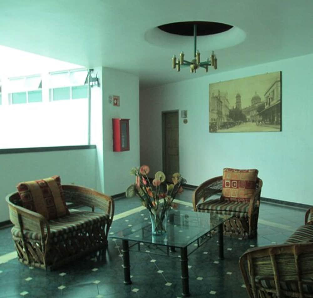 Oyo Nueva Galicia Hotel Guadalajara Exterior photo