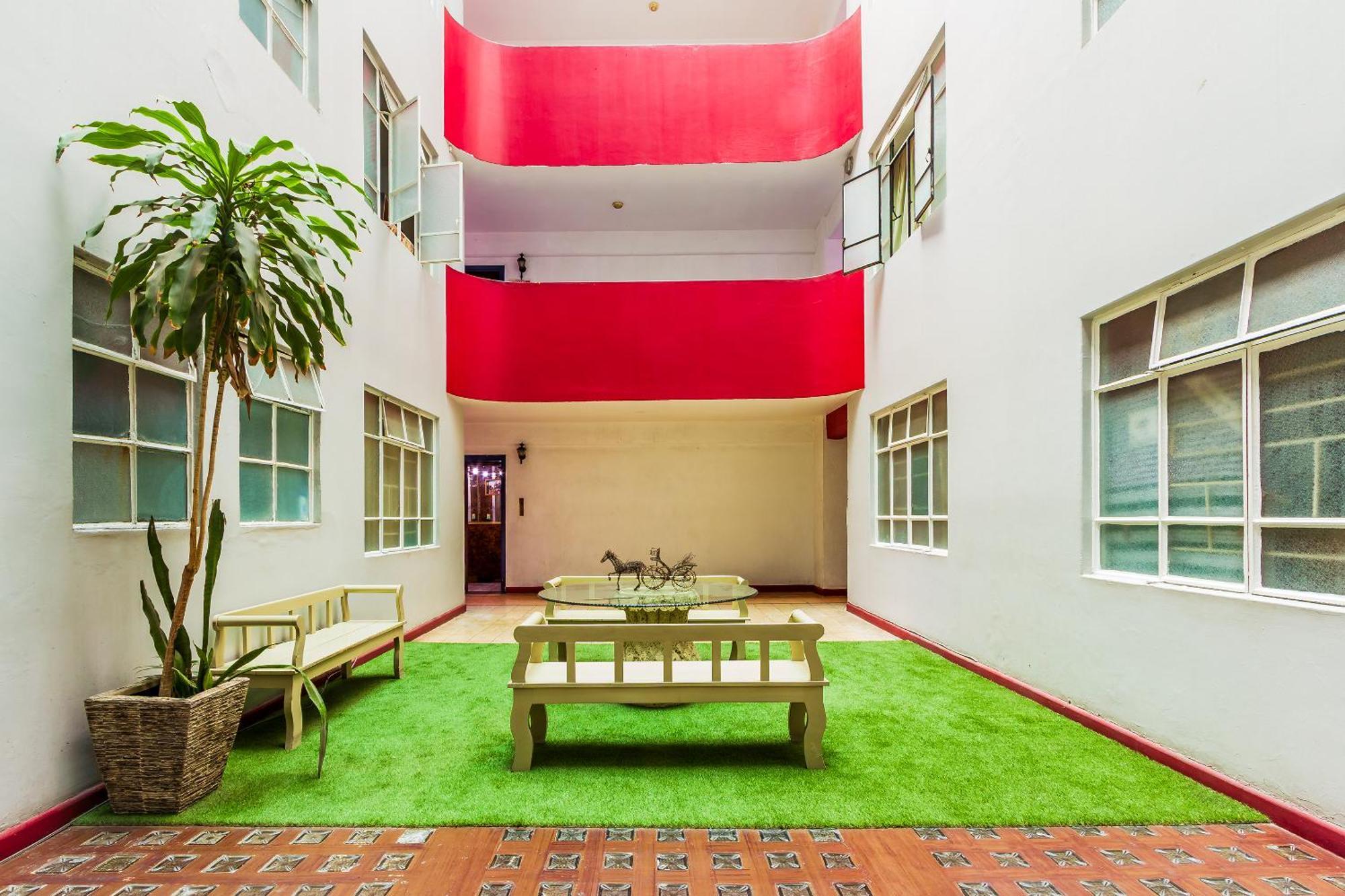 Oyo Nueva Galicia Hotel Guadalajara Exterior photo
